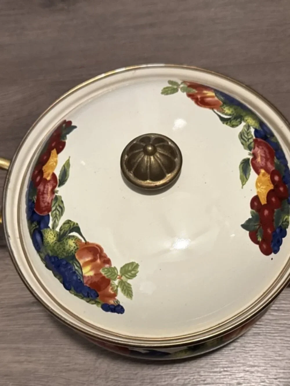 Vintage Lincoware Enamel 2 QT Pot & Lid Fruit Pattern Gold Trim Brass Handles